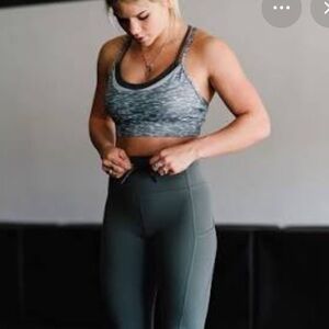 Zyia Strappy Luxe Bra Size medium
